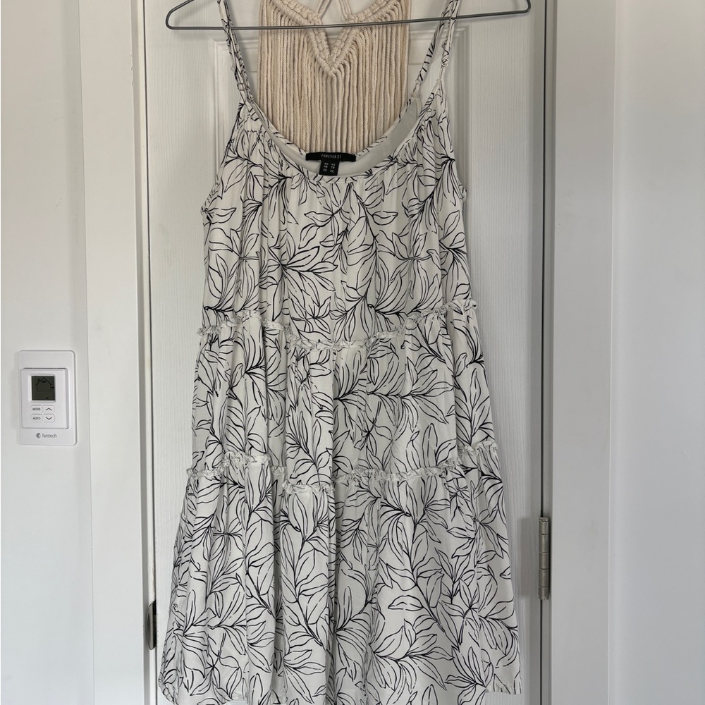 Forever 21 Black and White Leaf Print Mini Dress